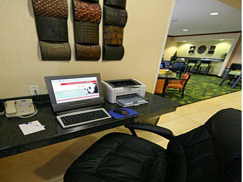 Fairfield Inn & Suites Kansas City Airport Bagian luar foto